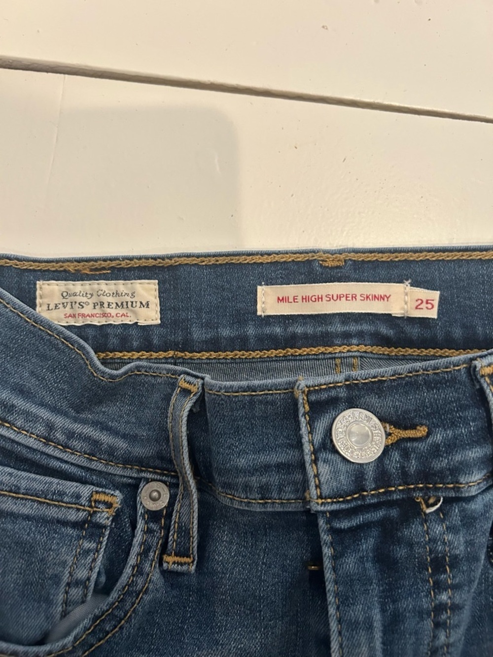 Levi’s Premium Mile High Super Skinny Jeans, Medium Wash High Rise Stretch - Picture 2 of 8
